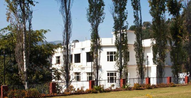 Ashiana Regency Hotel Chamba Esterno foto
